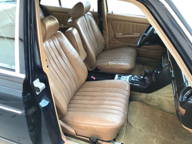 1983 Black Mercedes-Benz 300-Series Sedan