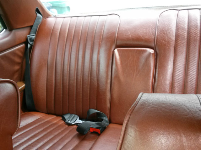 19830000 beige Mercedes-Benz 300-Series Coupe