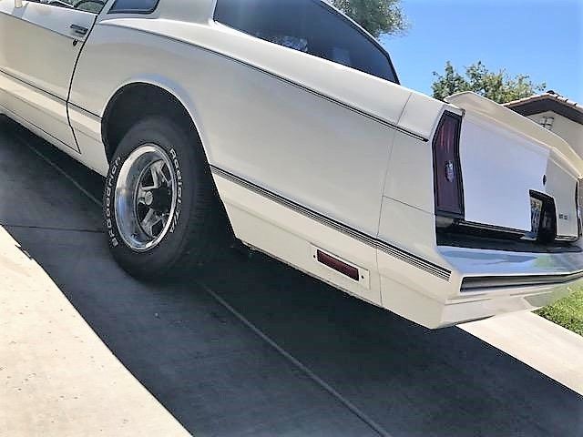 1983 White Chevrolet Monte Carlo Coupe