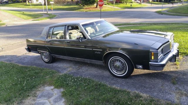 1983 green Oldsmobile Other 4 door