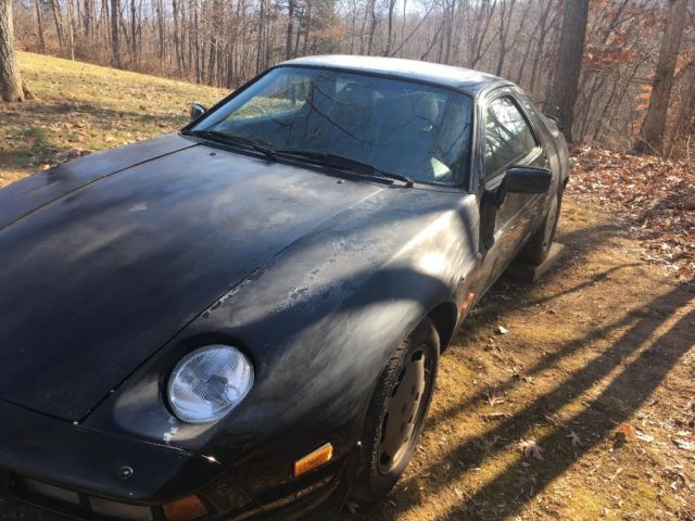 1983 Black Porsche 928 Hatchback