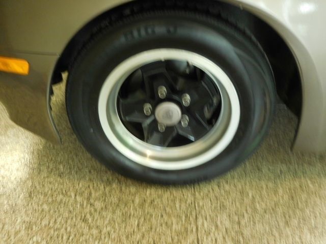 1983 Gray Porsche 944 --