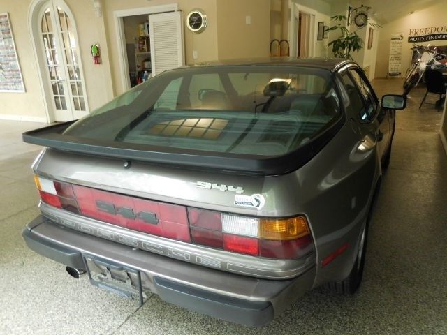 1983 Gray Porsche 944 --