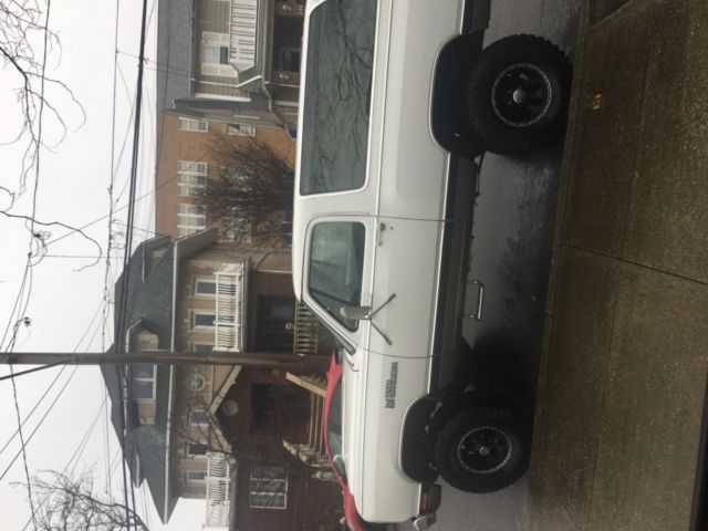 1983 White Dodge Ramcharger Hatchback