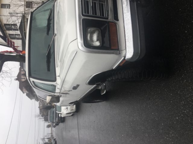 1983 White Dodge Ramcharger Hatchback