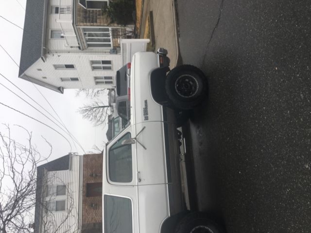 1983 White Dodge Ramcharger Hatchback