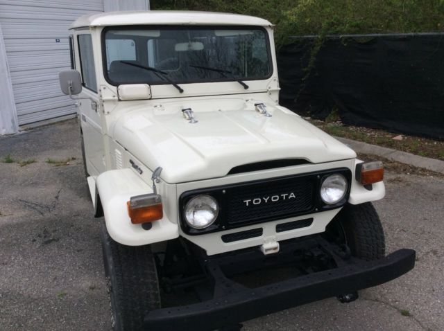 1983 White Toyota Land Cruiser SUV