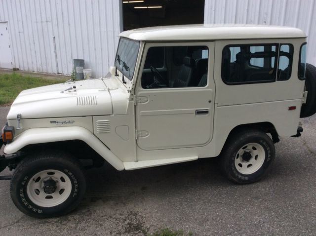 1983 White Toyota Land Cruiser SUV