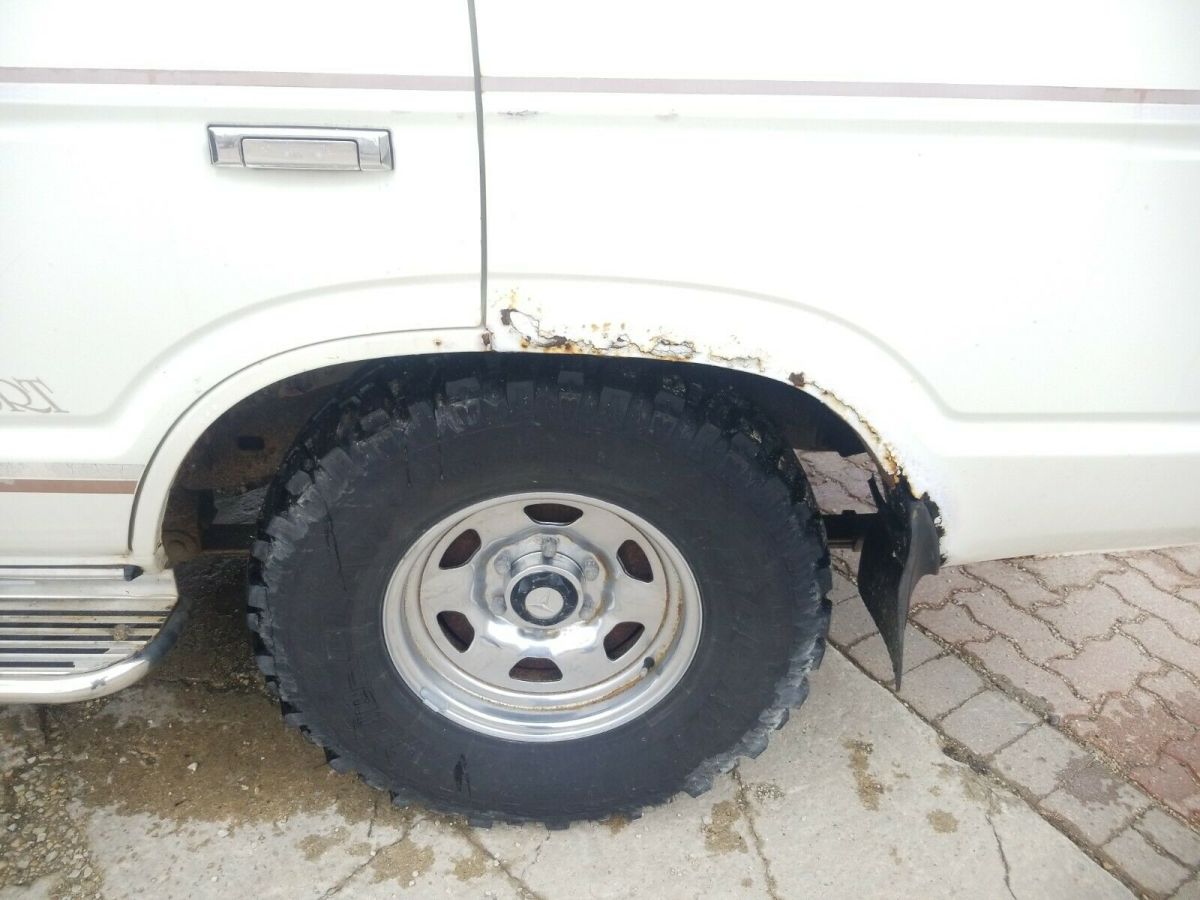 1983 White Toyota Land Cruiser SUV