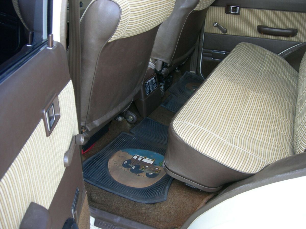 1983 White Toyota Land Cruiser SUV