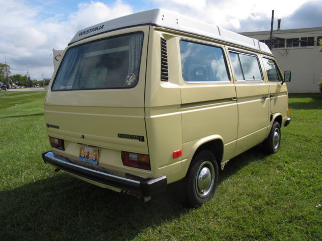 1983 Ivory Volkswagen Bus/Vanagon Van Camper