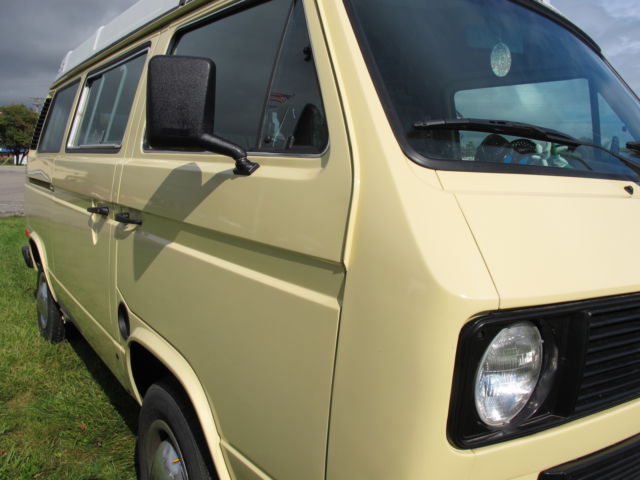 1983 Ivory Volkswagen Bus/Vanagon Van Camper
