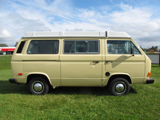 1983 Ivory Volkswagen Bus/Vanagon Van Camper