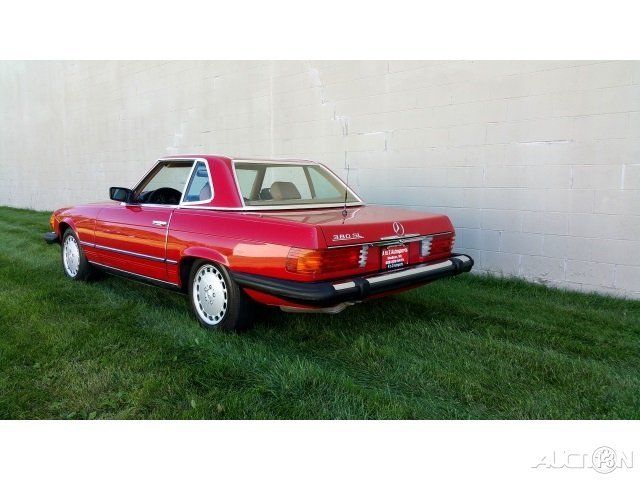 1984 Red Mercedes-Benz SL-Class
