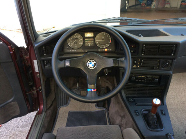 1984 Burgundrot Metallic (199) BMW 5-Series Sedan