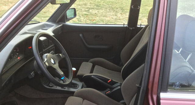 1984 Burgundrot Metallic (199) BMW 5-Series Sedan