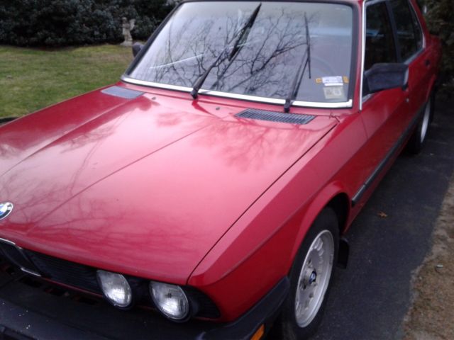 1984 Red BMW 5-Series Sedan