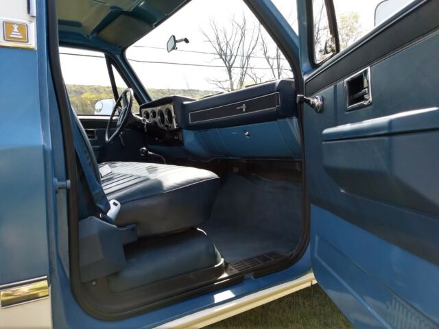 1984 Blue Chevrolet C-10 Standard Cab Pickup