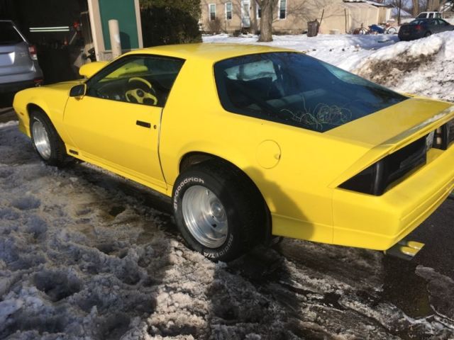 1984 Yellow Chevrolet Camaro