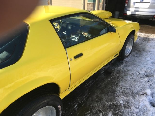 1984 Yellow Chevrolet Camaro