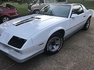 1984 White Chevrolet Camaro Coupe