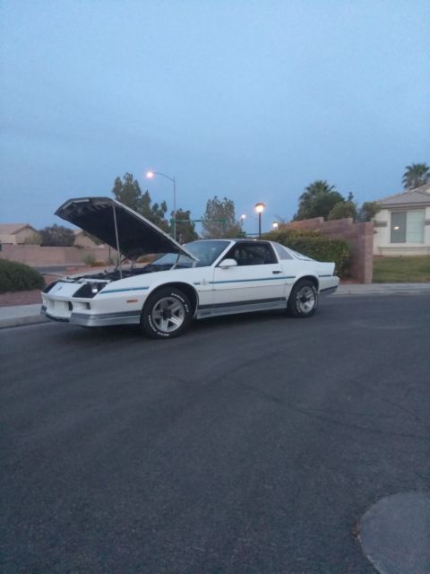 1984 White Chevrolet Camaro Coupe