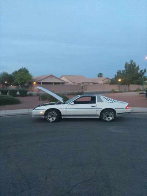 1984 White Chevrolet Camaro Coupe