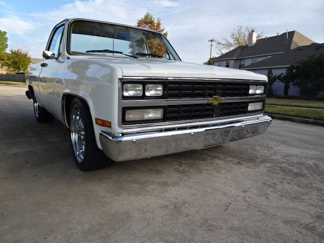 1984 White Chevrolet C-10 Standard Cab Pickup