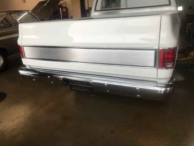 1984 White Chevrolet C-10 Standard Cab Pickup