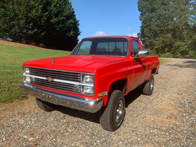 1984 blue Chevrolet C-10 PU
