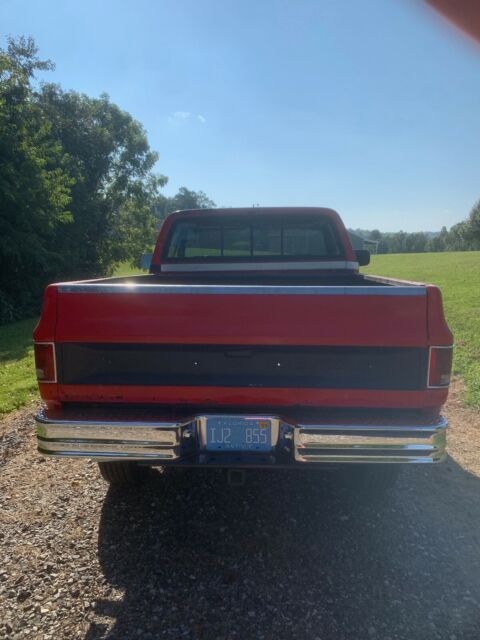 1984 blue Chevrolet C-10 PU