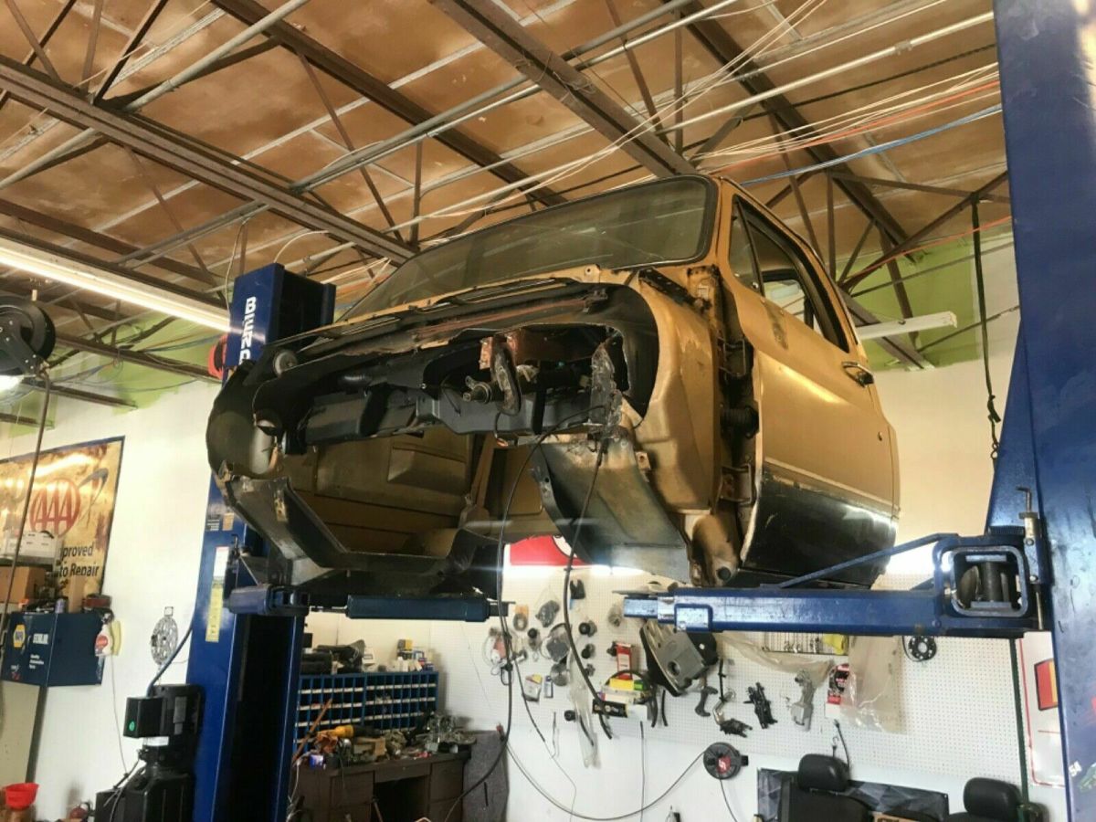 1984 Yellow Chevrolet C-10 Pickup