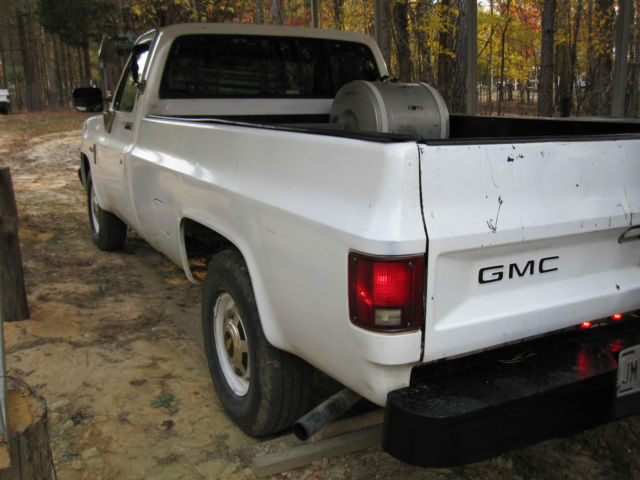 1984 White Chevrolet C/K Pickup 2500 Regular cab truck