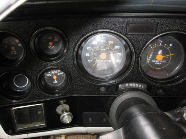 1984 White Chevrolet C/K Pickup 2500 Regular cab truck