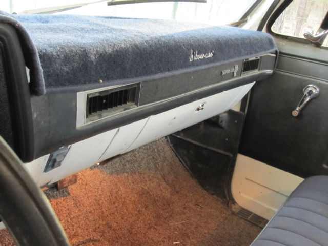 1984 White Chevrolet C/K Pickup 2500 Regular cab truck