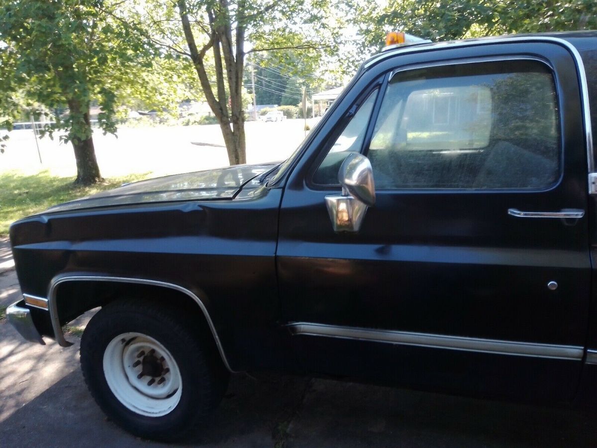 1984 Black Chevrolet C20 Pickup