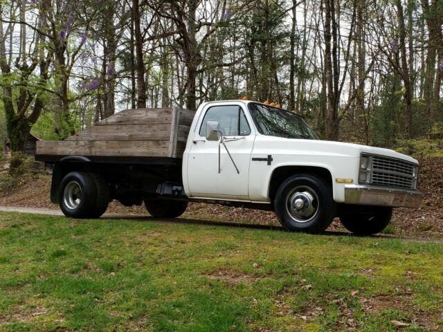 1984 Chevrolet C/K Pickup 3500 Cab & Chassis