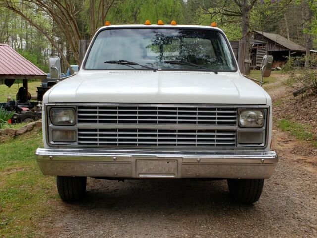 1984 Chevrolet C/K Pickup 3500 Cab & Chassis