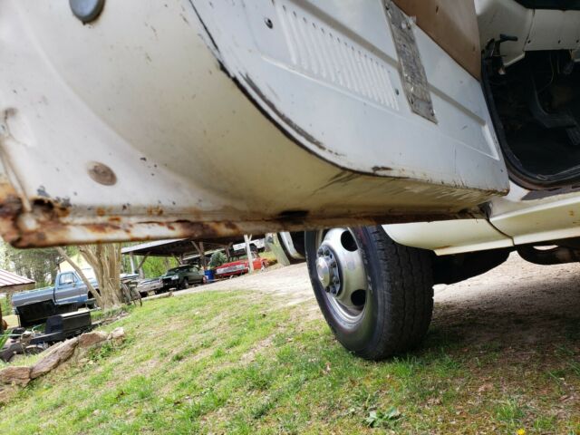 1984 Chevrolet C/K Pickup 3500 Cab & Chassis