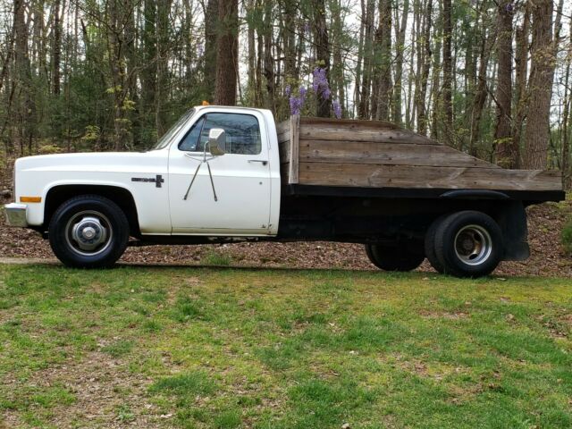 1984 Chevrolet C/K Pickup 3500 Cab & Chassis