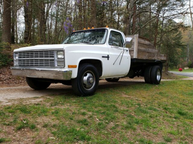 1984 Chevrolet C/K Pickup 3500 Cab & Chassis