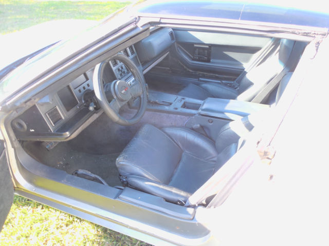 1984 Silver Chevrolet Corvette