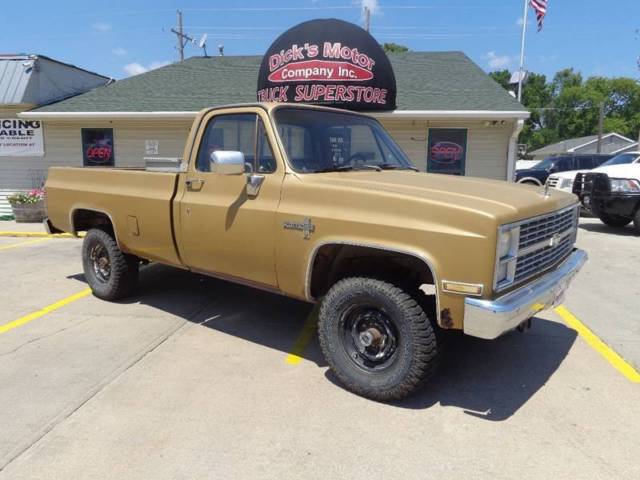 1984 Gold Chevrolet C-10 Standard Cab Pickup
