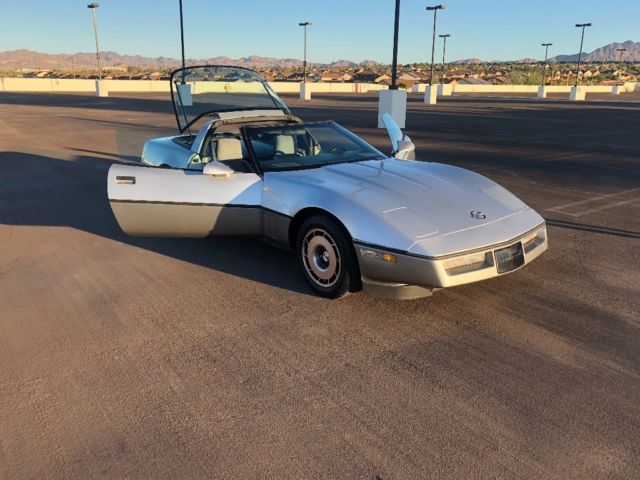 1984 Silver Chevrolet Corvette Coupe