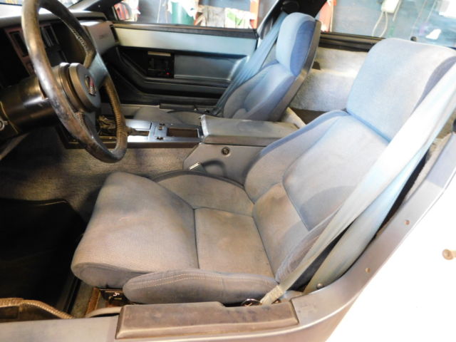 1984 White Chevrolet Corvette 2 DR