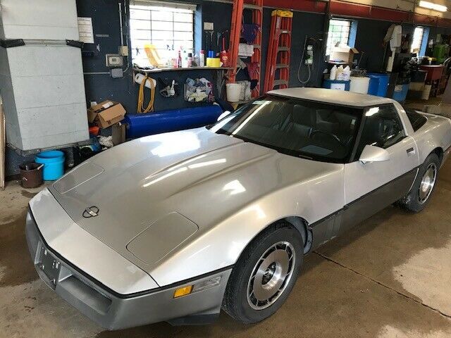 1984 Silver Chevrolet Corvette Coupe