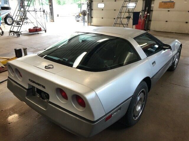 1984 Silver Chevrolet Corvette Coupe