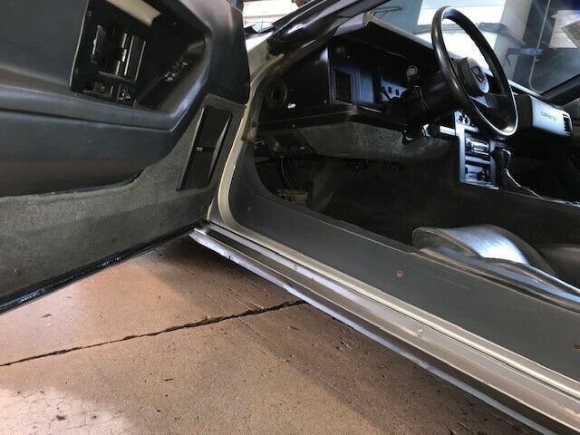 1984 Silver Chevrolet Corvette Coupe