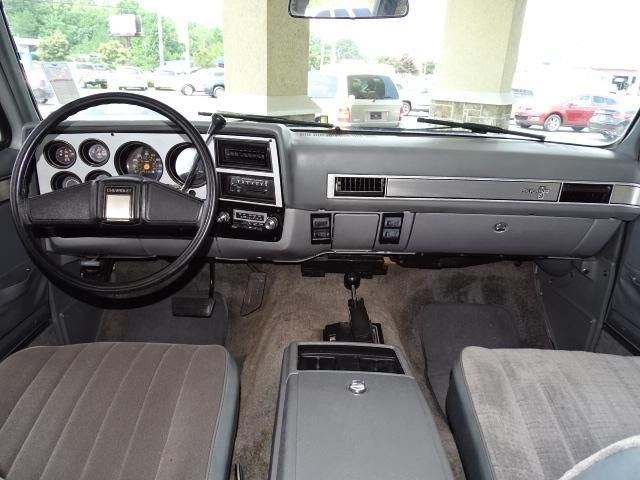 1984 Red Chevrolet Suburban SUV