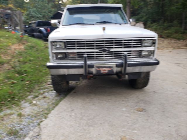 1984 Blue Chevrolet Blazer SUV